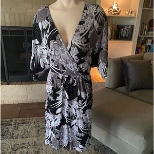 VNeck knee length dress